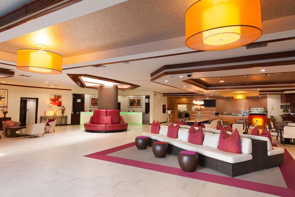 Lobby lounge