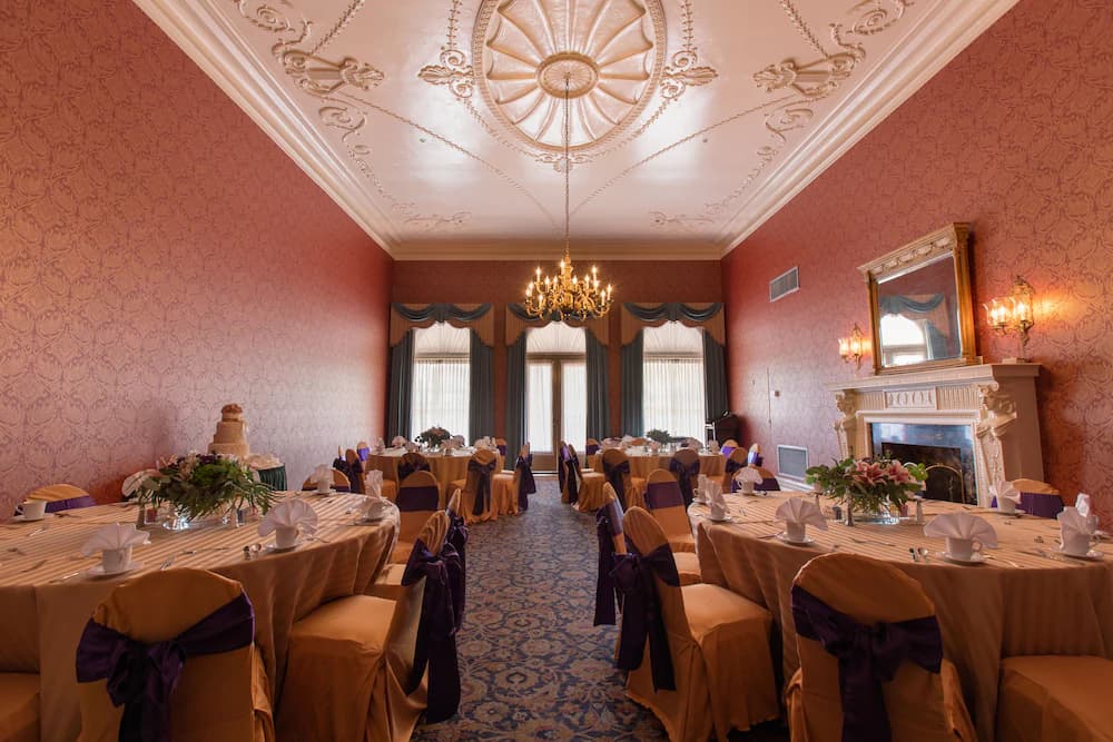 Banquet hall