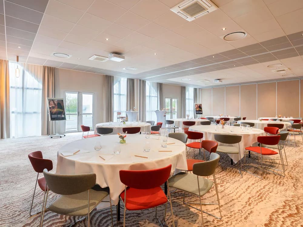 Meeting facility
