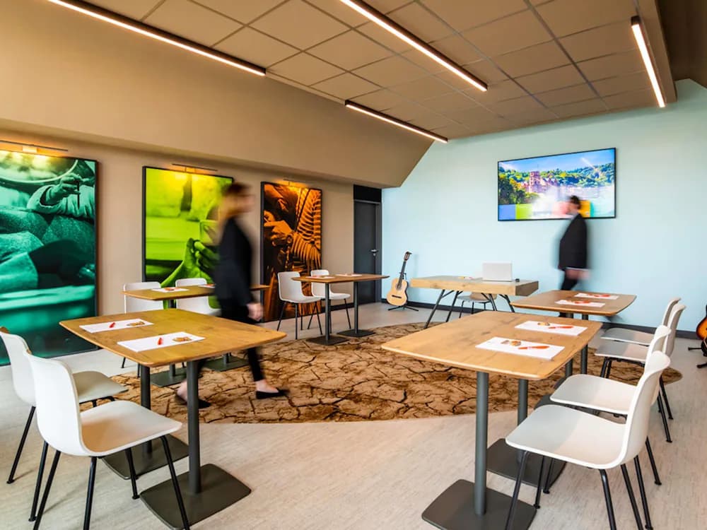 Meeting facility