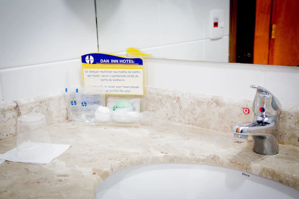 Bathroom sink