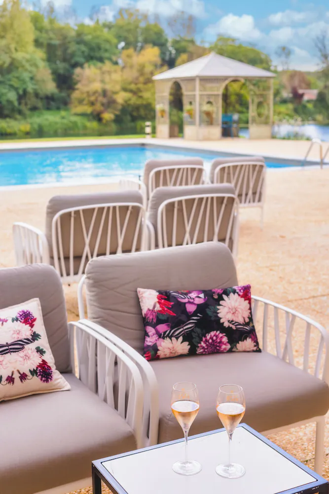 Poolside bar