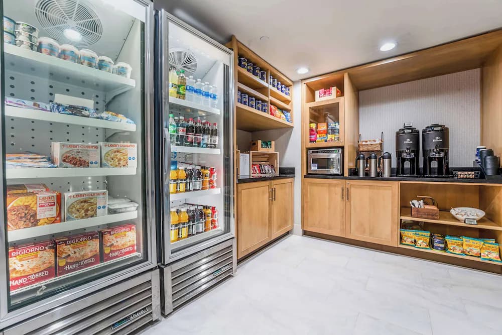 Snack bar