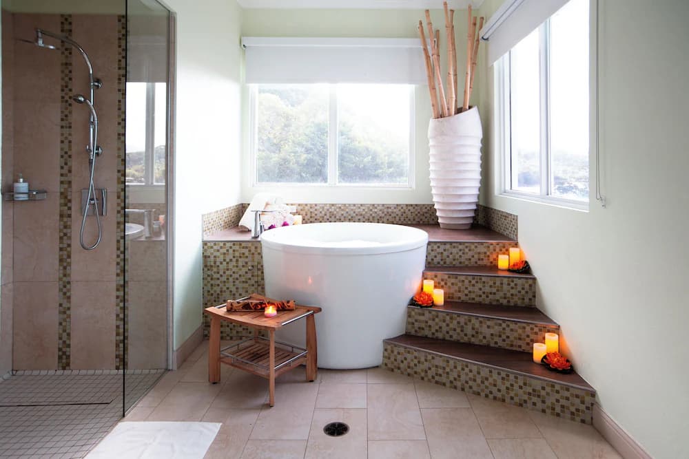 Private spa tub