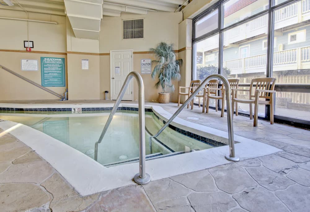 Indoor spa tub