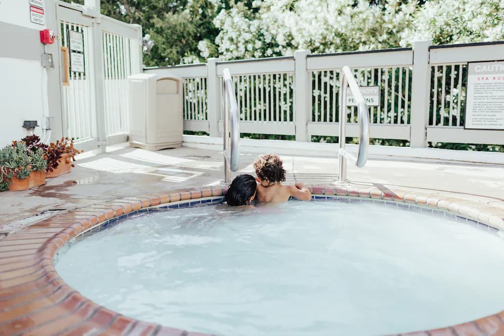 Outdoor spa tub
