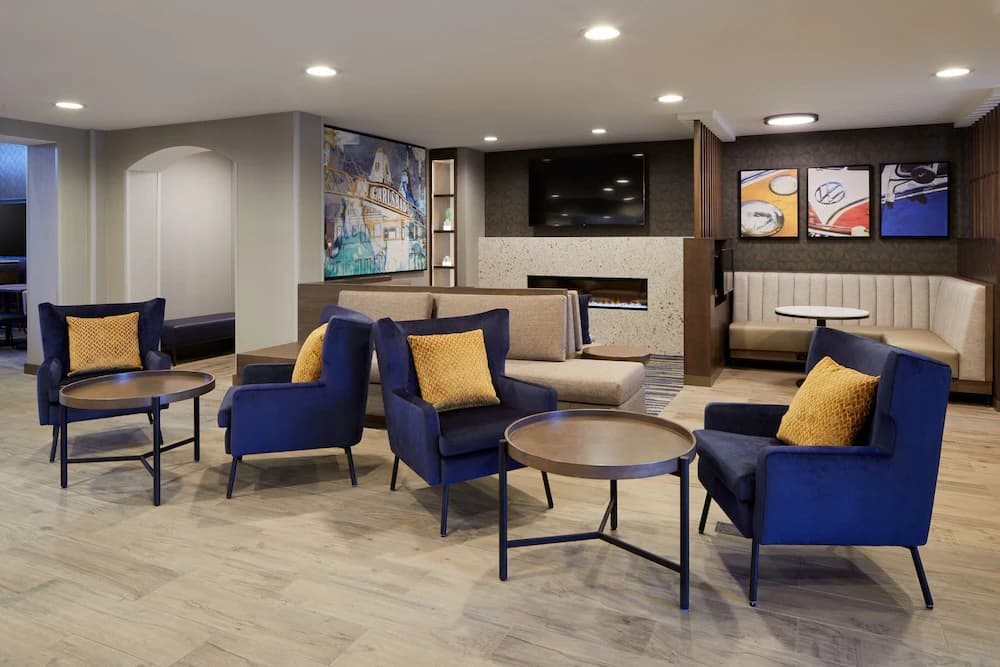 Lobby lounge
