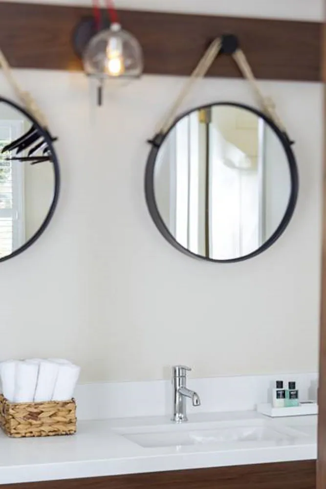 Bathroom sink