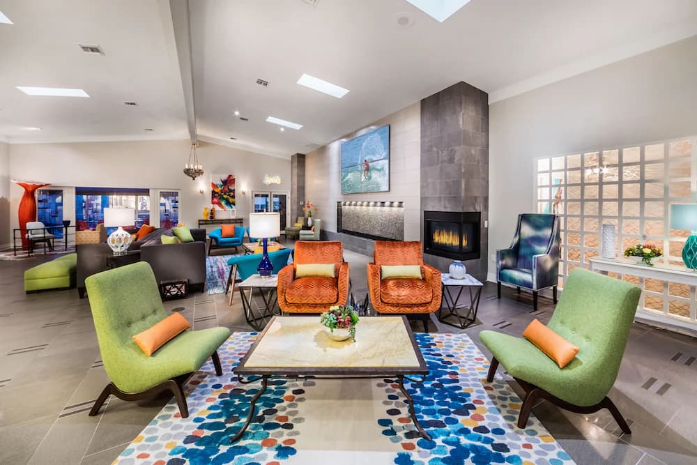 Lobby lounge