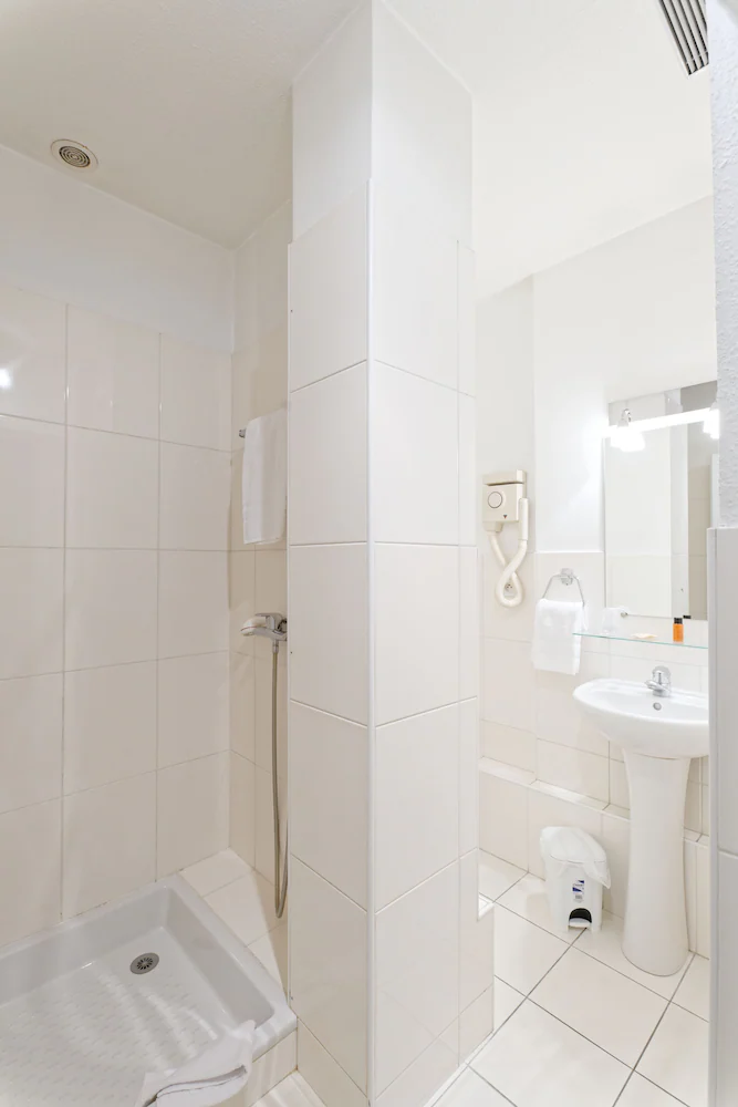 Bathroom amenities