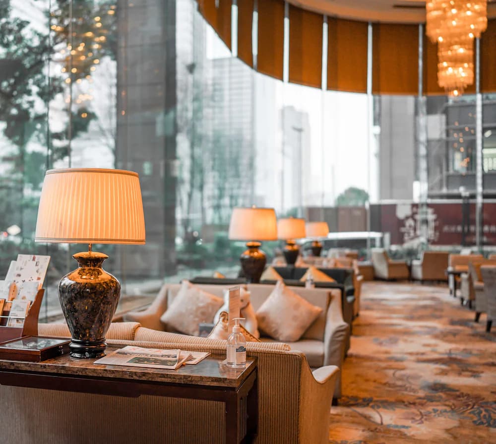 Lobby lounge