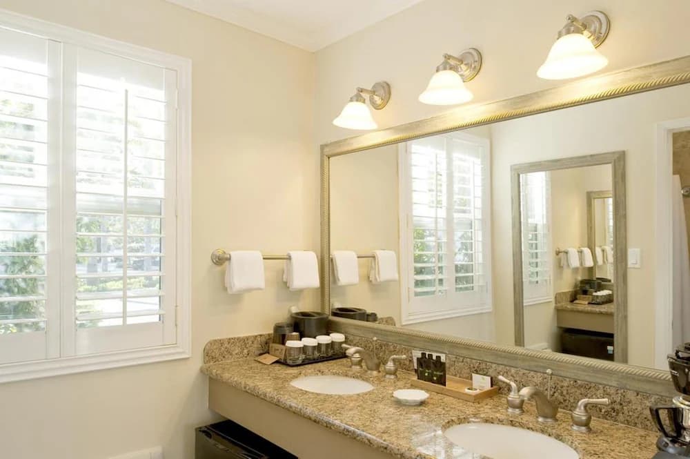 Bathroom sink