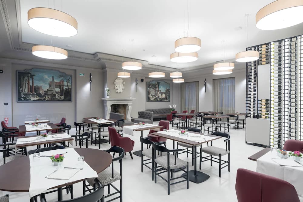 Food court