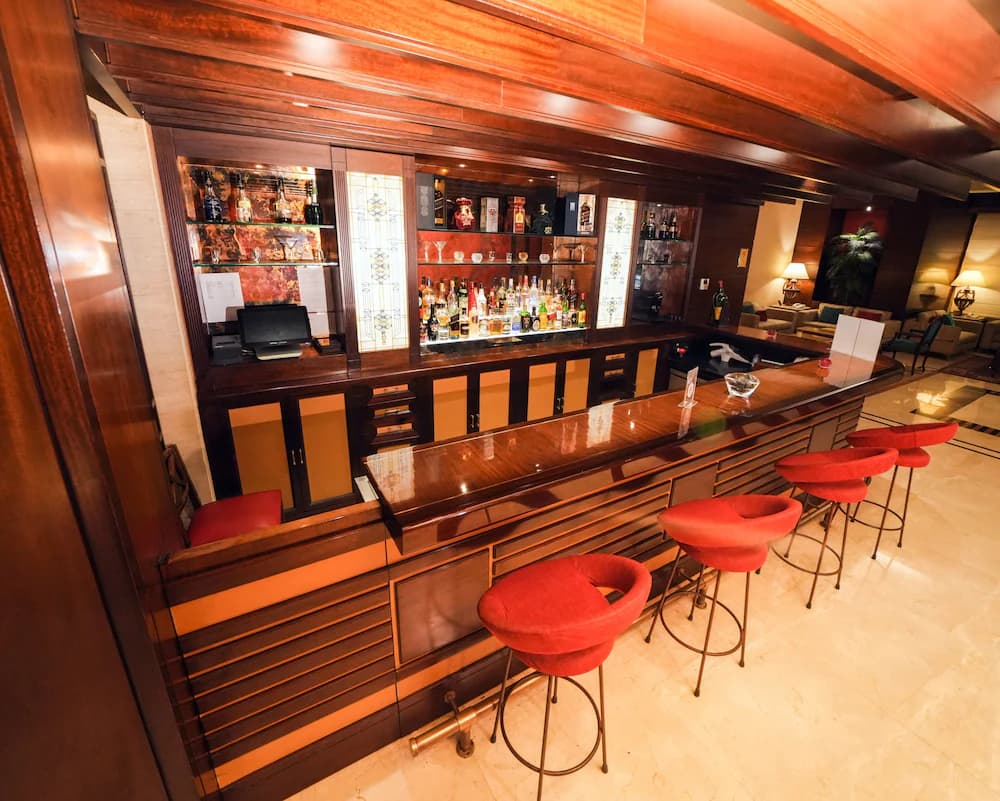 Lobby lounge