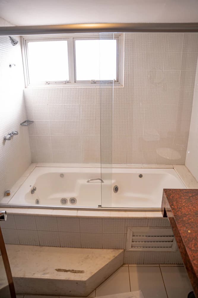 Private spa tub