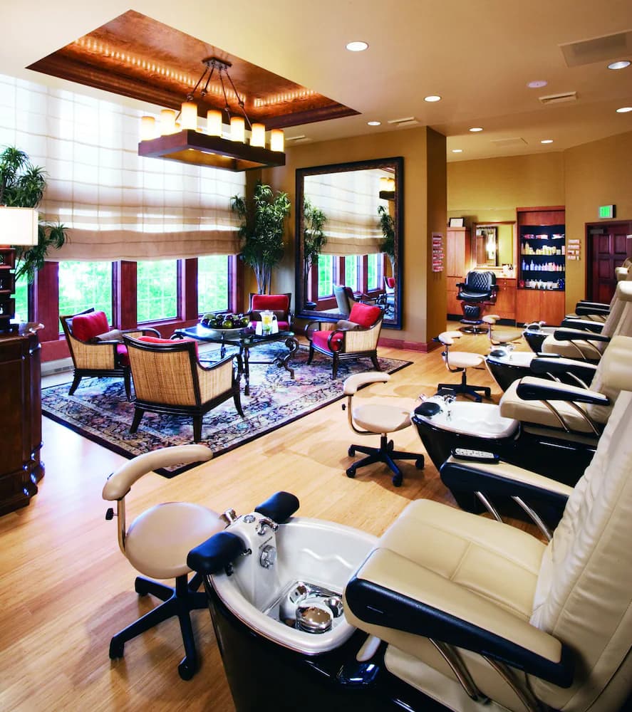 Nail salon
