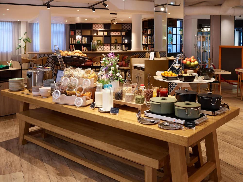 Breakfast area