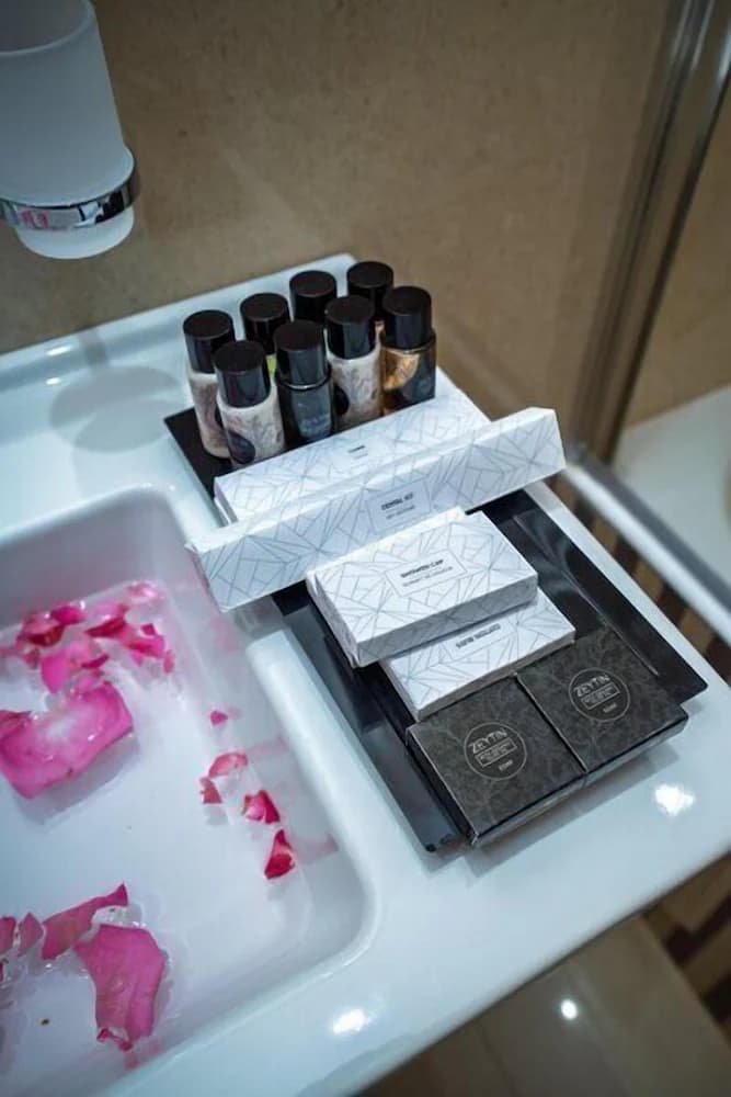 Bathroom amenities