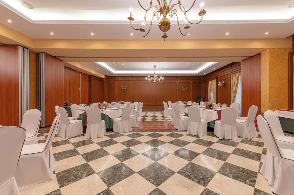 Meeting facility