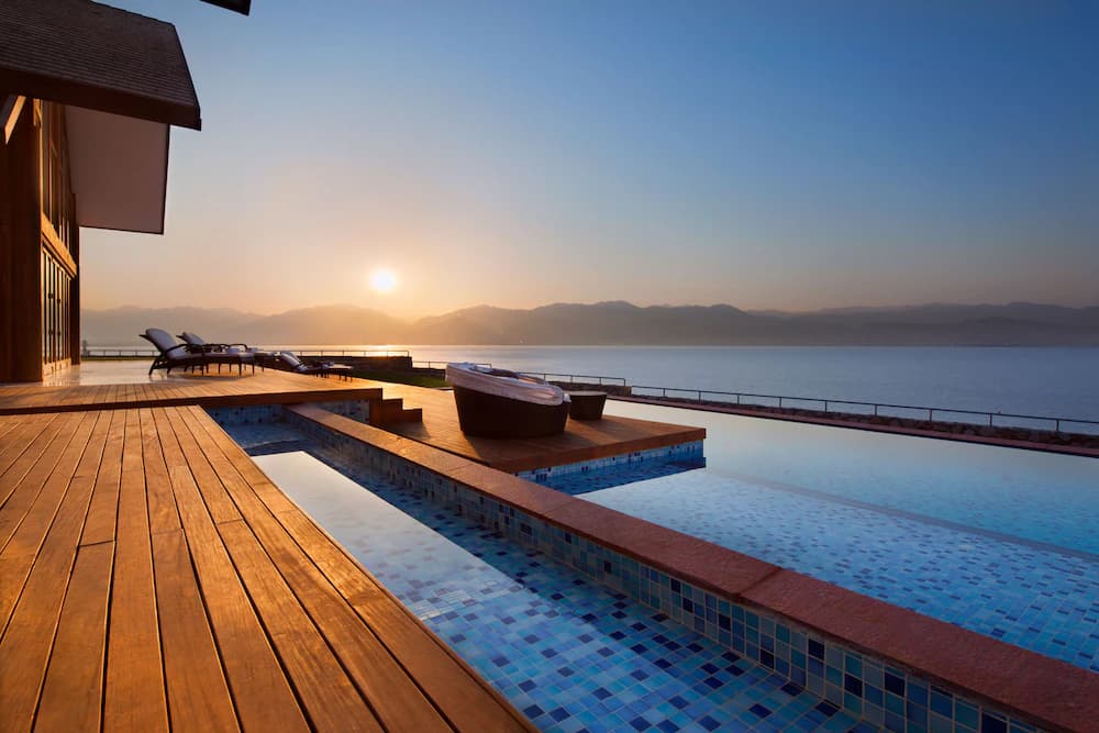 Beach/ocean view