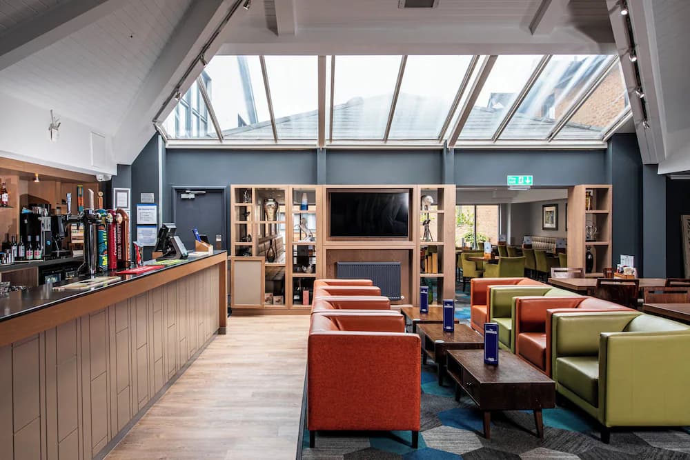 Lobby lounge