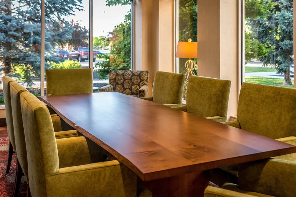 Meeting facility