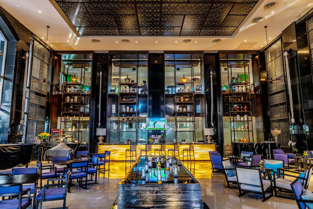 Lobby lounge