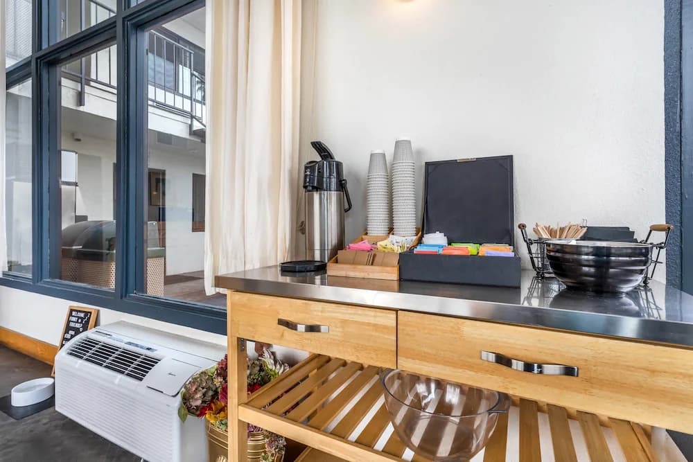 Breakfast area