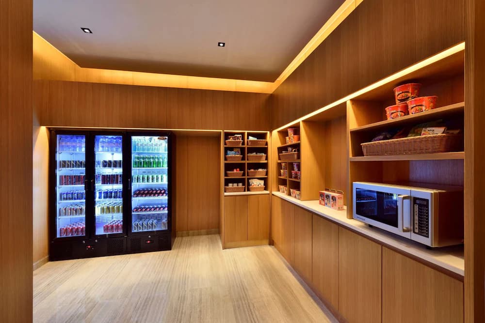 Snack bar