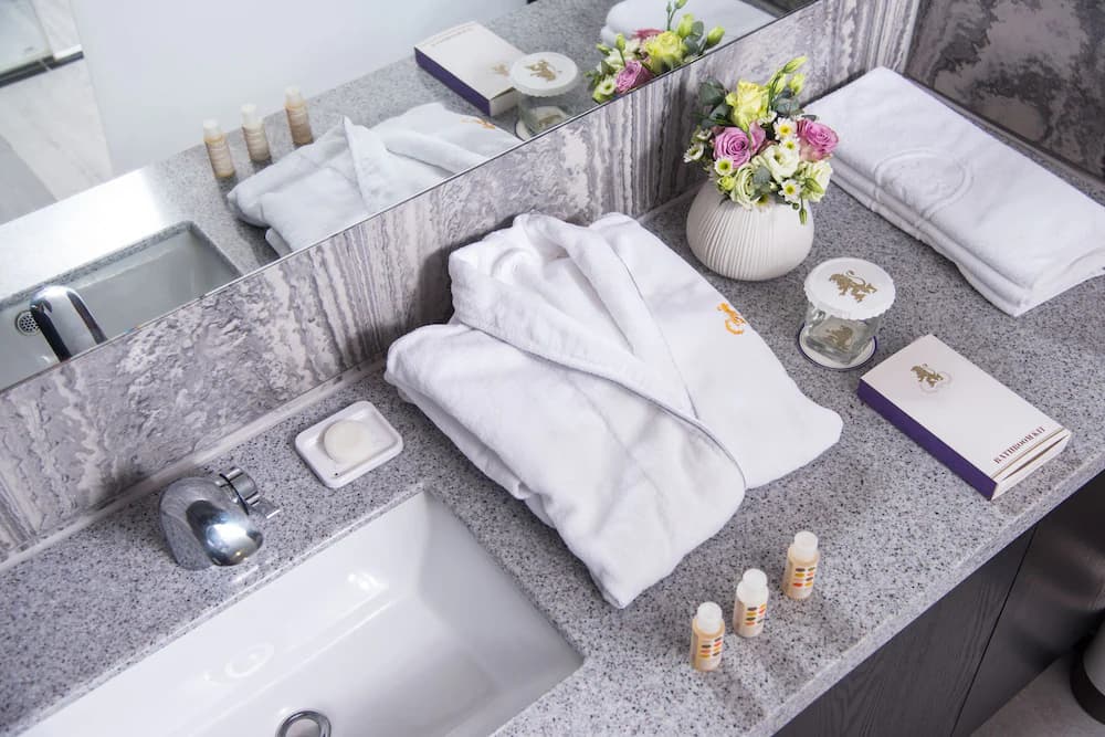Bathroom amenities