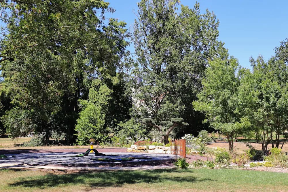 Mini-golf