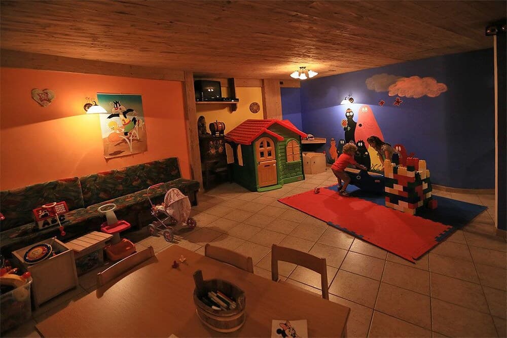 Children's play area - indoor
