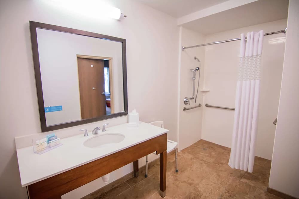 Bathroom shower