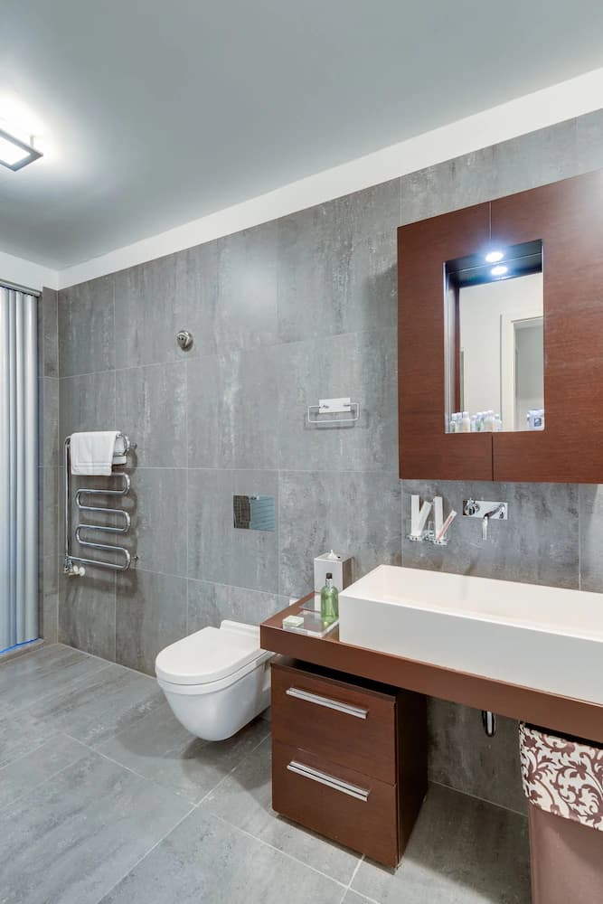 Bathroom amenities