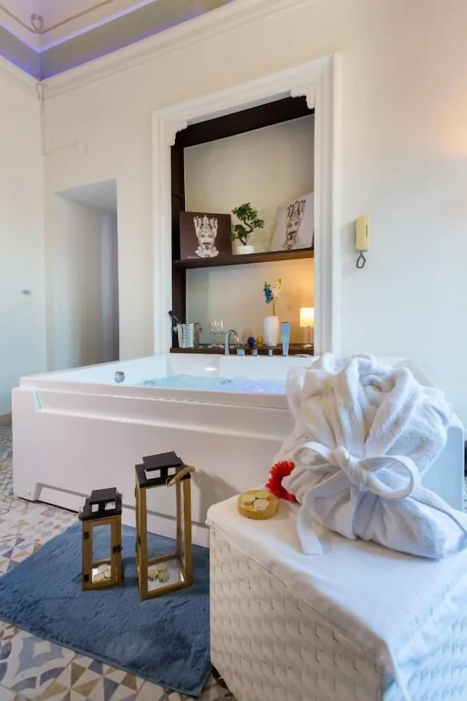Private spa tub