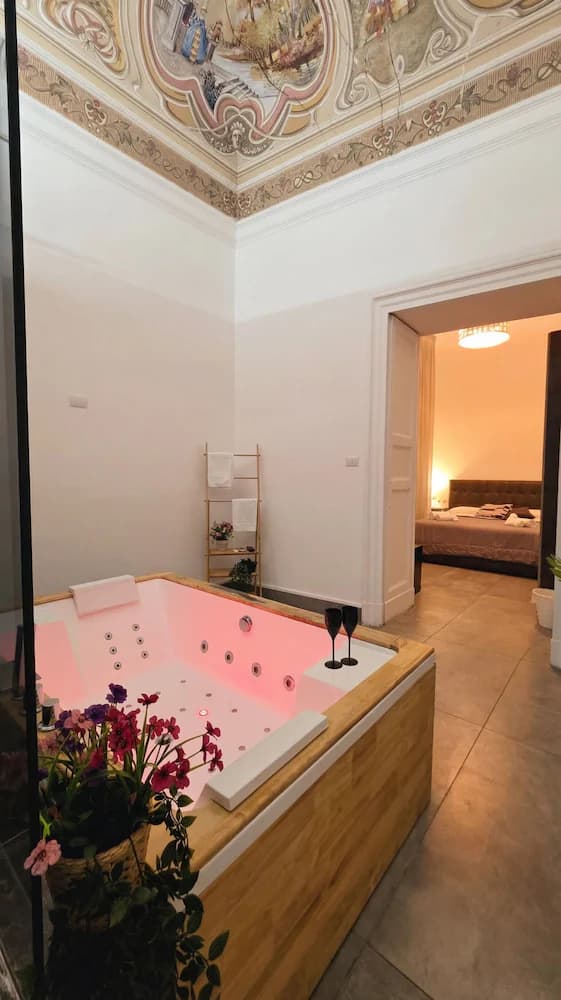 Private spa tub