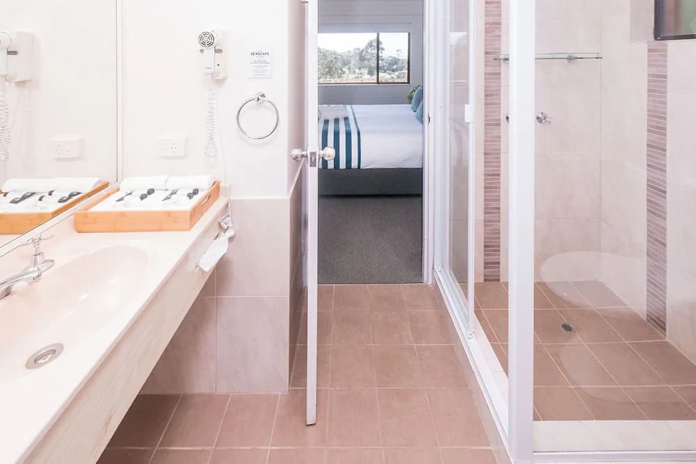 Bathroom shower