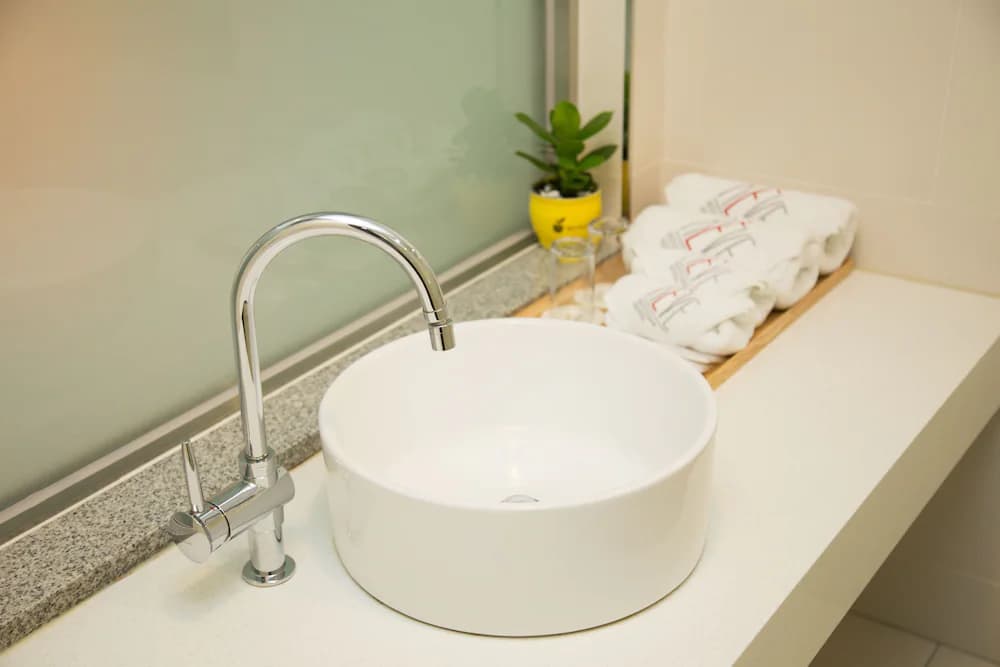 Bathroom sink