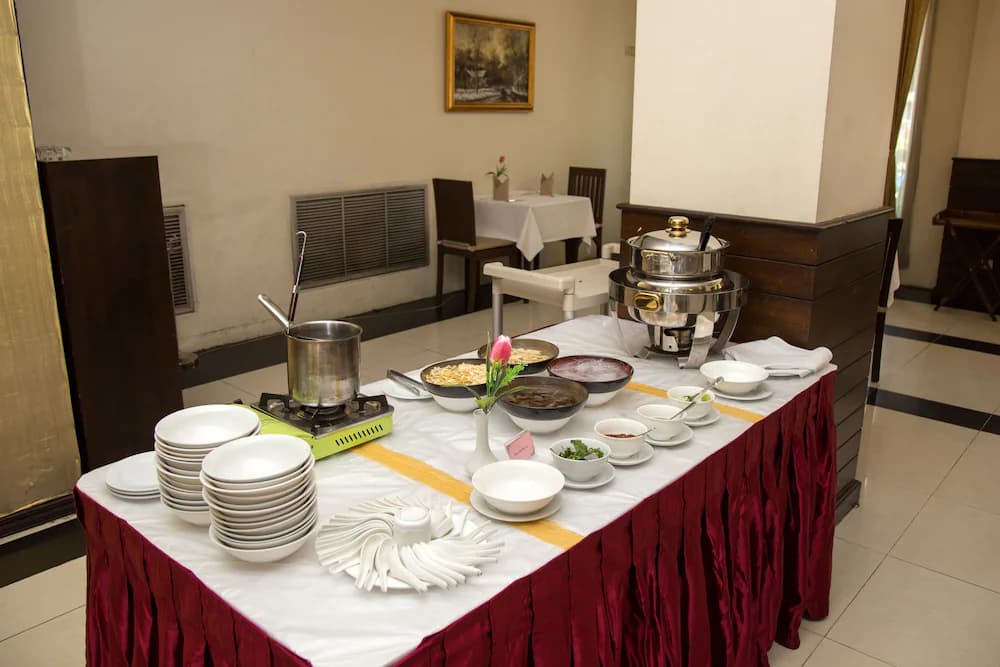 Breakfast buffet