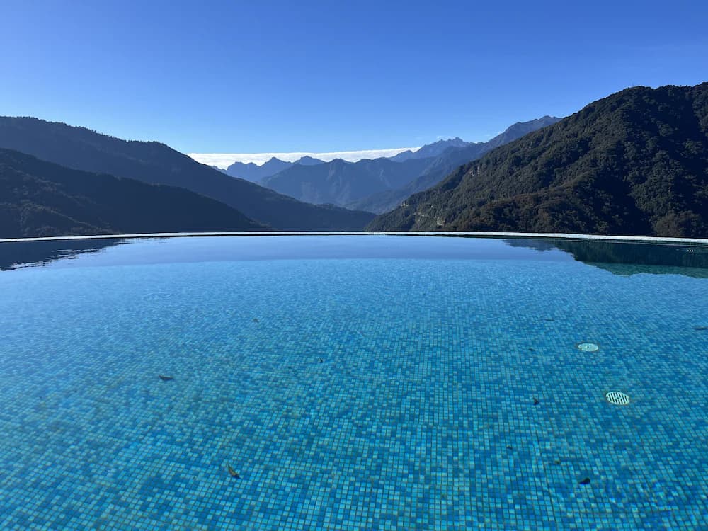 Infinity pool