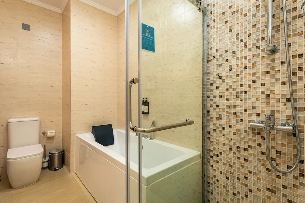 Jetted tub
