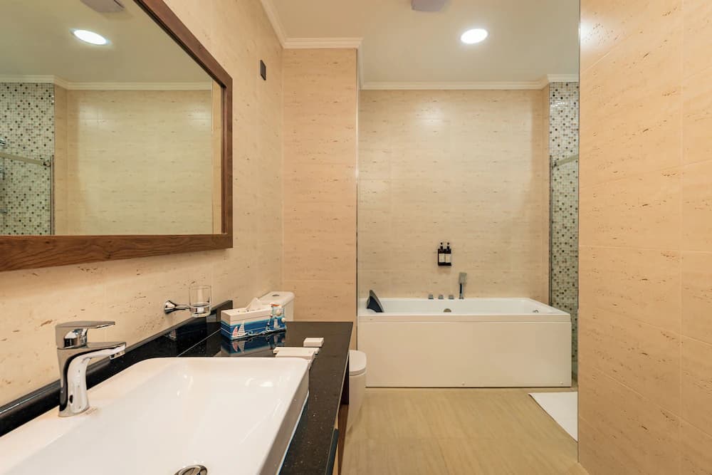Jetted tub