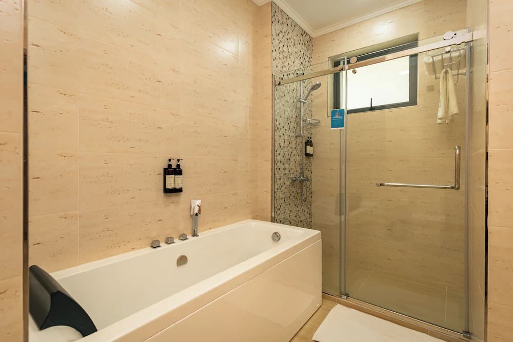 Jetted tub