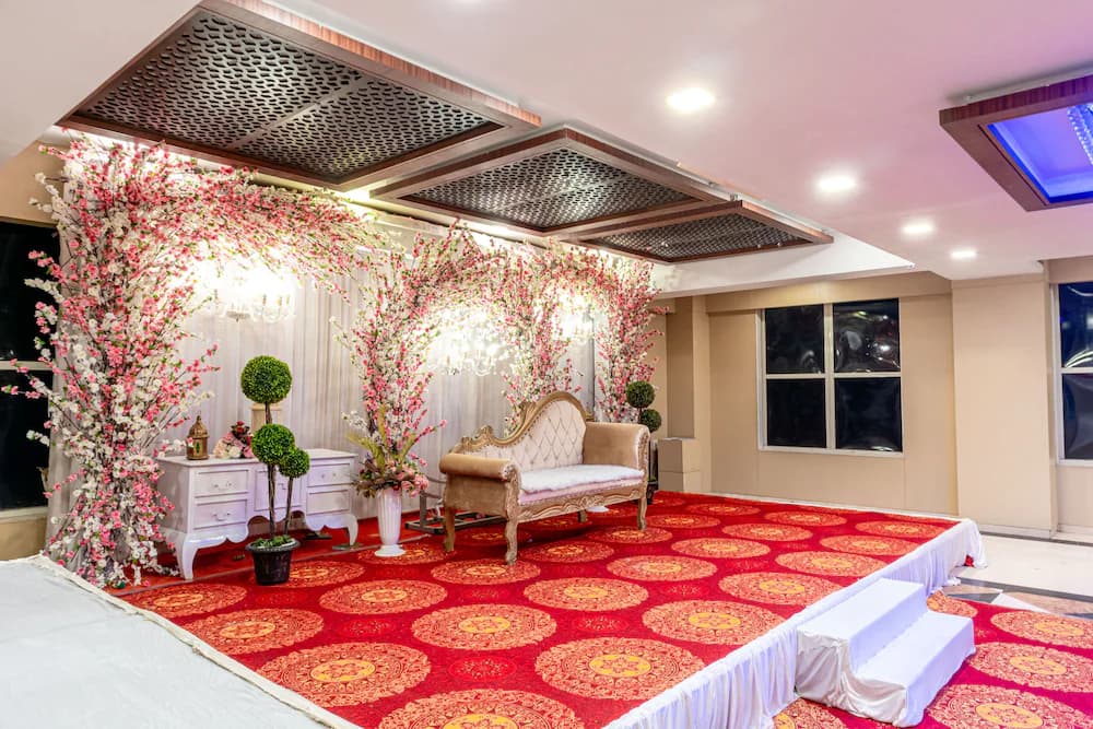 Banquet hall