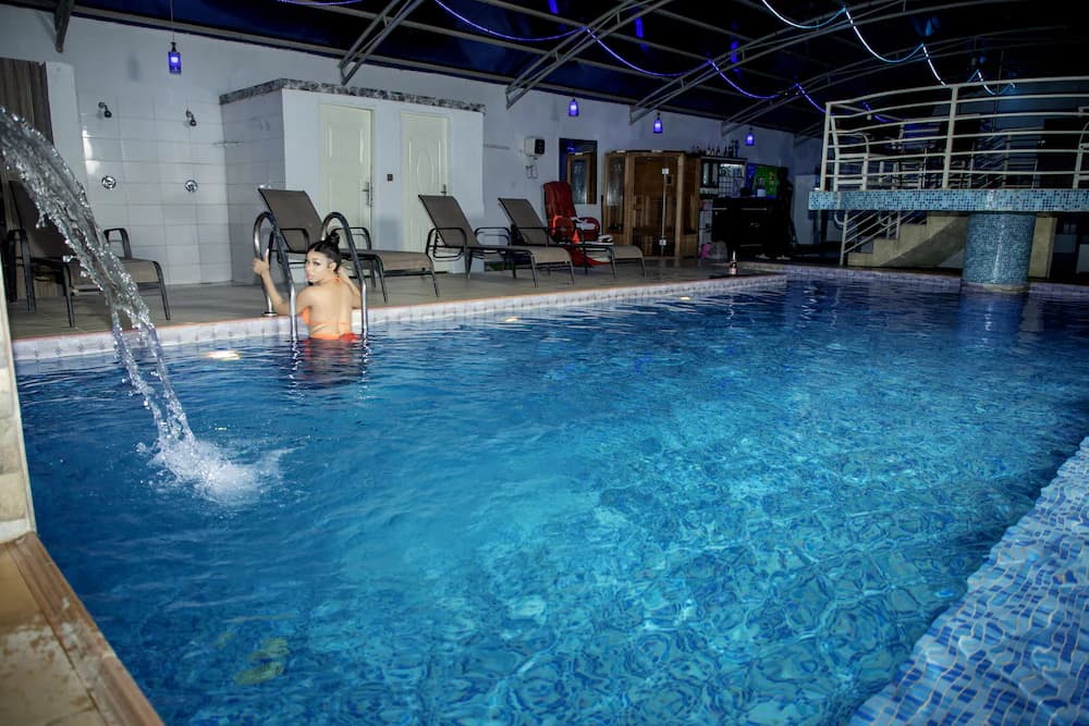 Pool waterfall