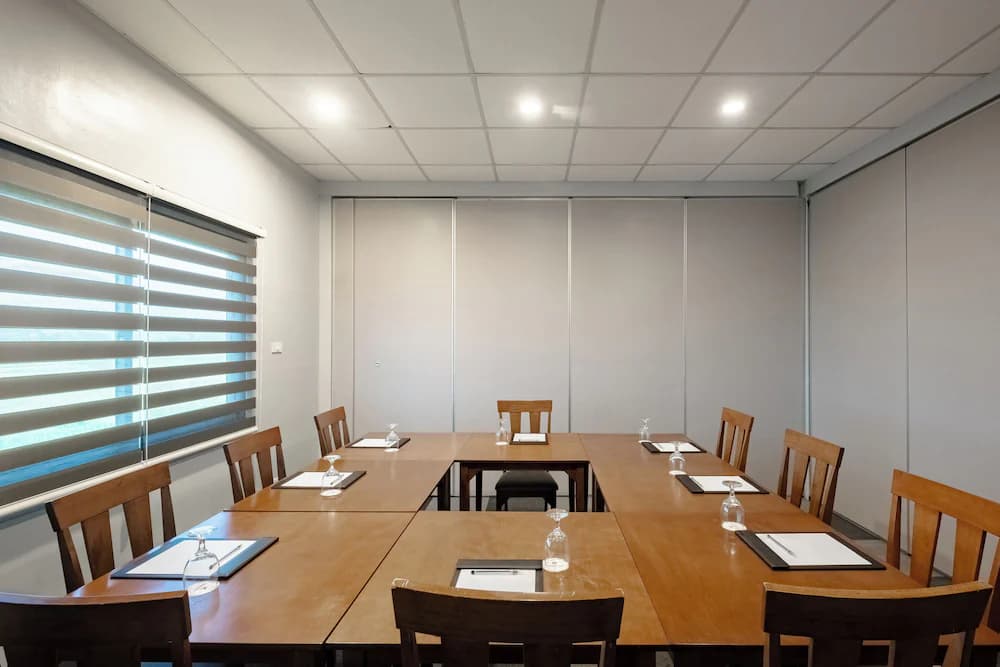 Meeting facility
