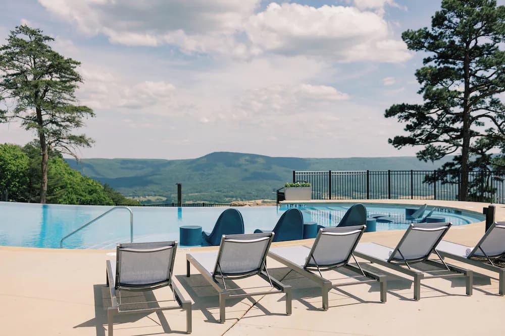 Infinity pool