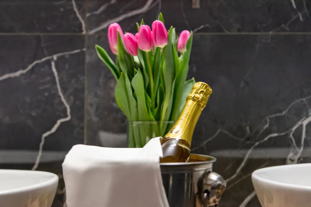 Champagne service