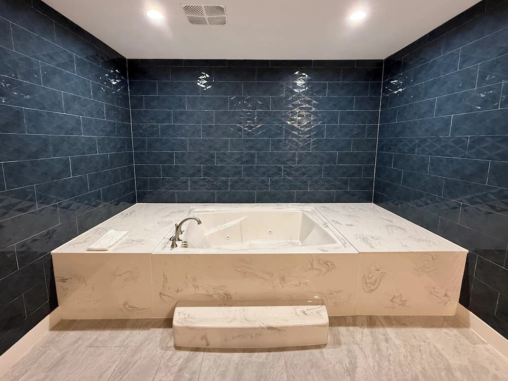 Private spa tub