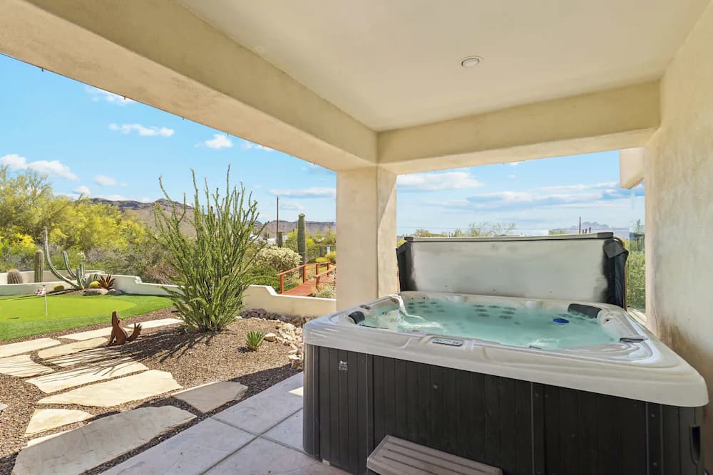 Outdoor spa tub